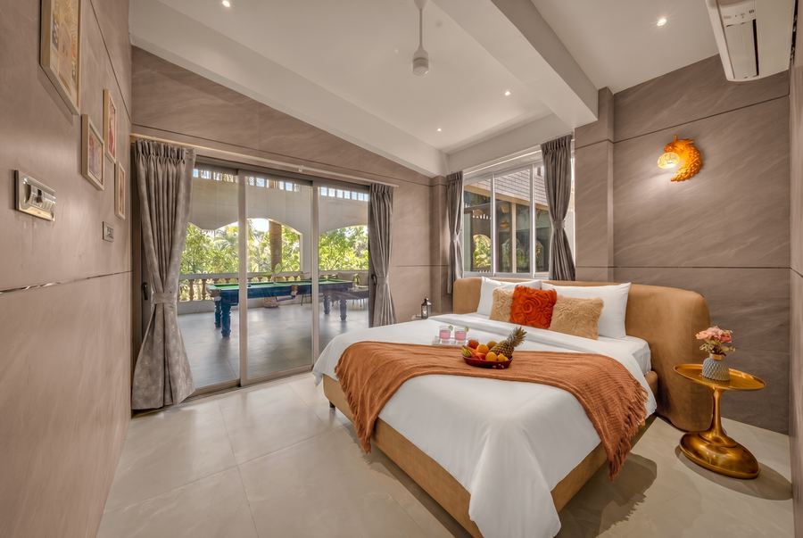 Bedroom suite